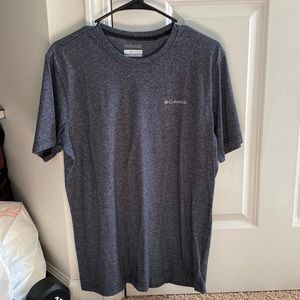 Columbia Shirt. Size Medium